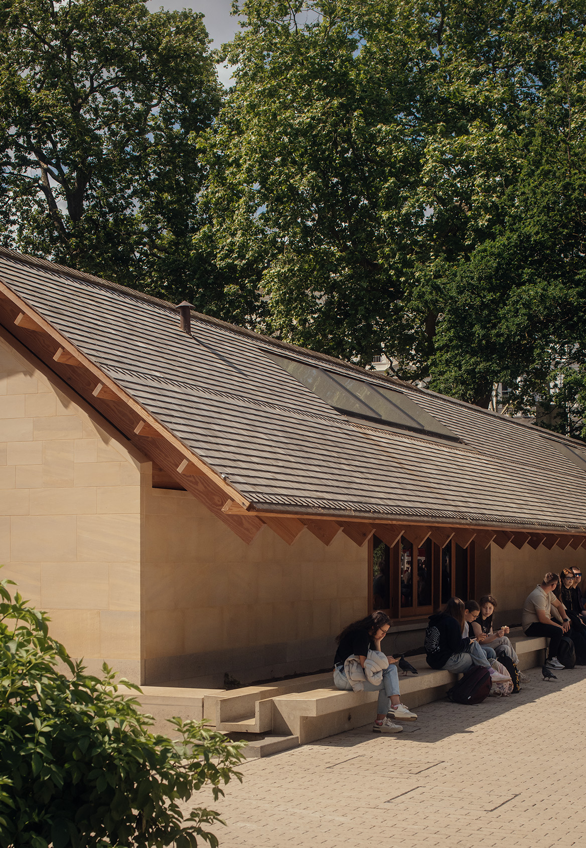 01_NHM_DARWIN COURTYARD SIDE